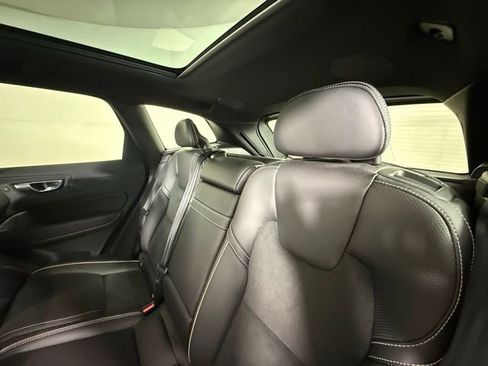 Used 2019 Volvo XC60 T5 R-Design w/ Protection Package FWD image 26