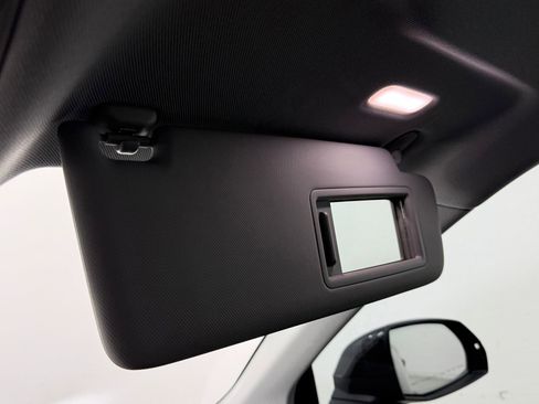 Used 2024 Audi Q5 e Premium w/ Convenience Package image 25