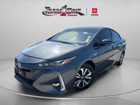 Used 2017 Toyota Prius Prime Advanced w/ Carpet Mat Package FWD image 4