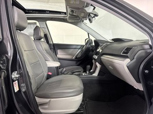 Used 2016 Subaru Forester 2.5i Premium AWD/4WD image 4