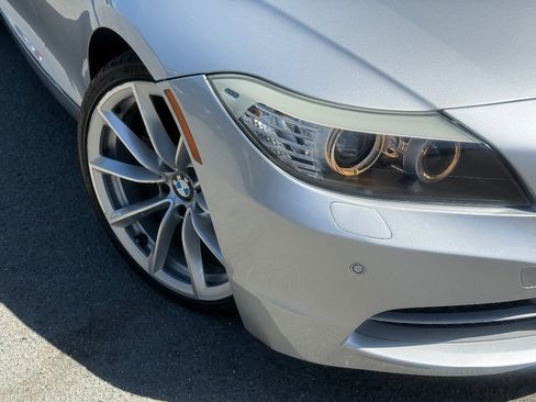 Used 2009 BMW Z4 sDrive35i image 4