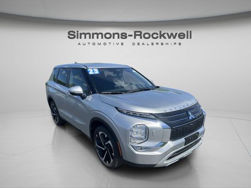 Used 2023 Mitsubishi Outlander SE AWD/4WD image 7