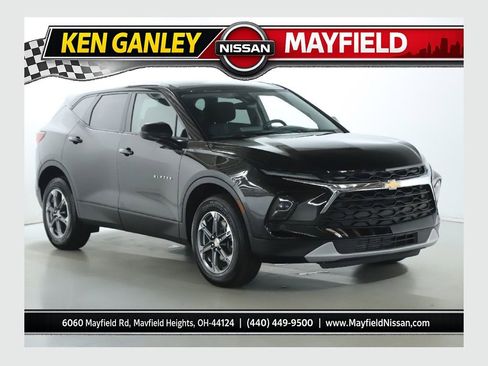 Used 2025 Chevrolet Blazer LT FWD image 1