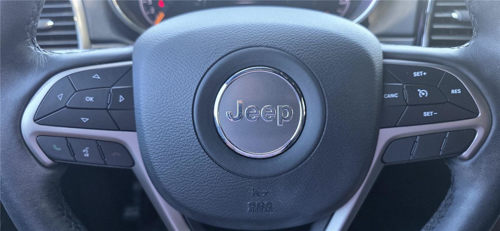 Used 2019 Jeep Grand Cherokee Altitude AWD/4WD image 18