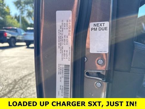 Used 2019 Dodge Charger SXT w/ Leather Interior Group image 33