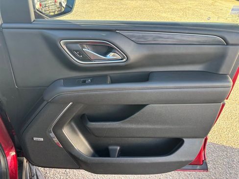 Used 2022 GMC Yukon XL SLT w/ SLT Premium Package image 38