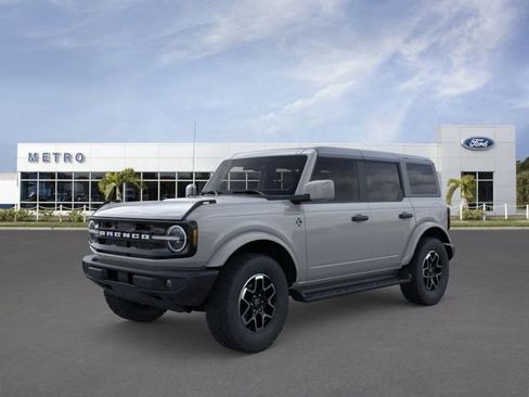 New 2026 Ford Bronco Outer Banks AWD/4WD image 1
