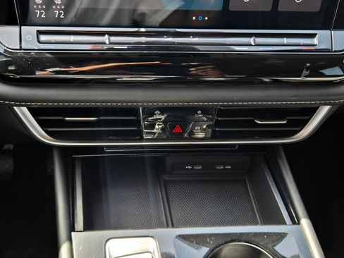 Used 2024 Volkswagen Atlas SE FWD image 29