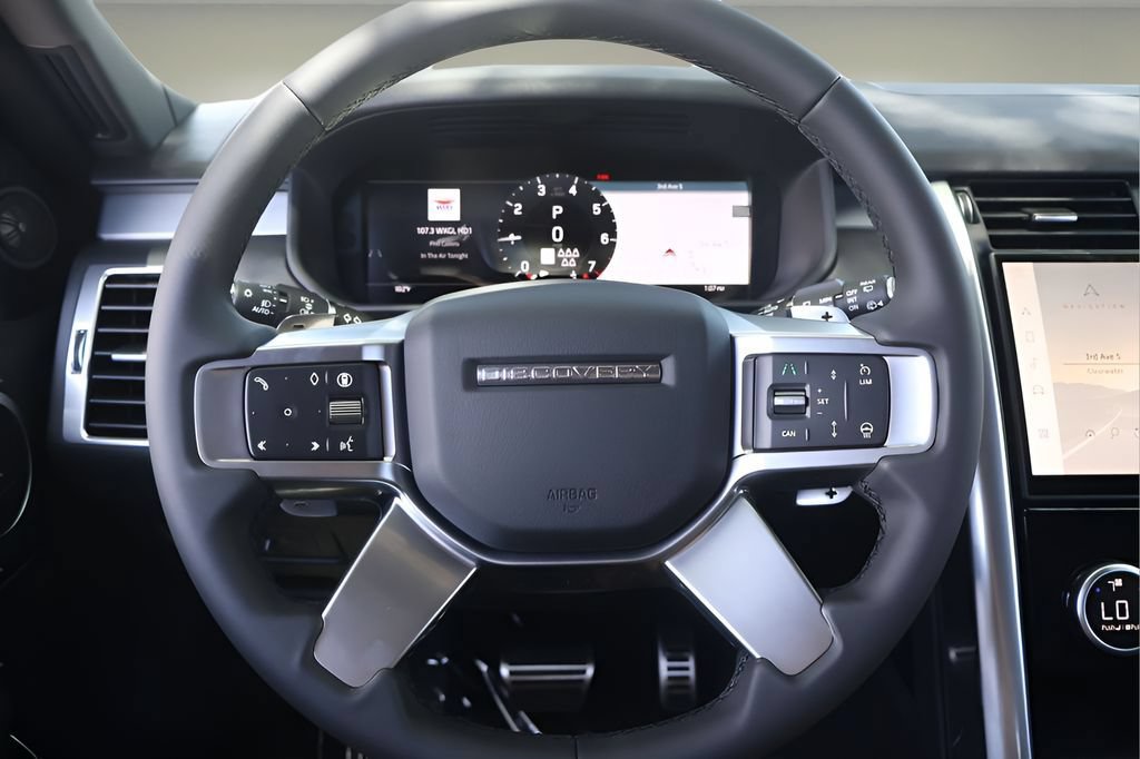 New 2026 Land Rover Discovery Dynamic SE AWD/4WD image 18