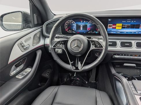 Used 2025 Mercedes-Benz GLS 450 4MATIC image 19