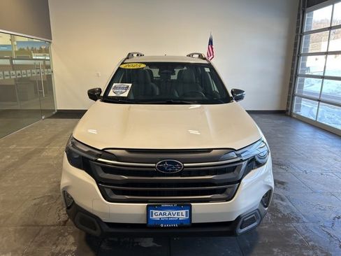 Used 2025 Subaru Forester Limited image 19