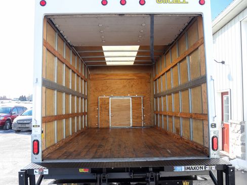 Used 2024 Ford E-350 and Econoline 350 Super Duty w/ Power Windows & Locks Group image 9