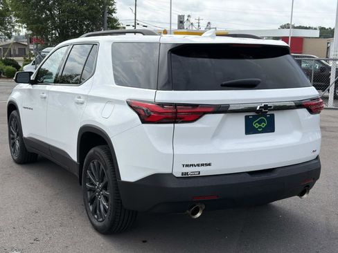 Certified 2023 Chevrolet Traverse RS FWD image 5