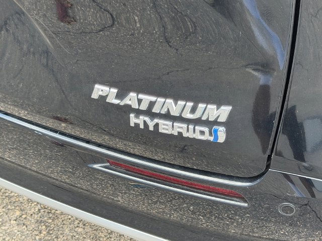 Used 2024 Toyota Sienna Platinum FWD image 7