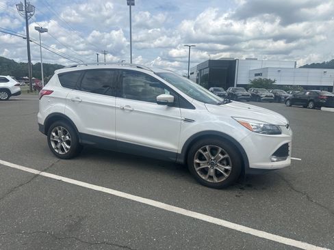 Used 2016 Ford Escape Titanium FWD image 4