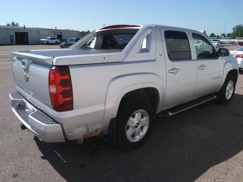 Used 2011 Chevrolet Avalanche LT image 5