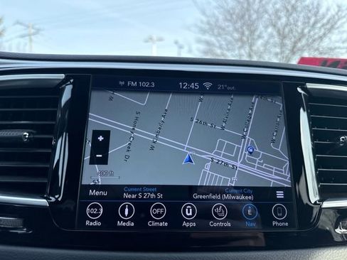 Used 2018 Chrysler Pacifica Touring-L w/ Premium Audio Group image 34