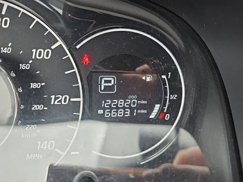 Used 2016 Nissan Versa Note SV image 12