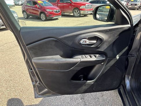 Used 2015 Jeep Cherokee Limited AWD/4WD image 14