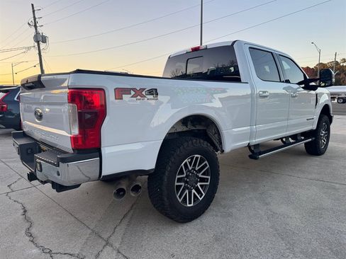 Used 2017 Ford F250 Lariat w/ Lariat Ultimate Package AWD/4WD image 7