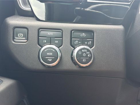 Used 2024 GMC Sierra 1500 Elevation AWD/4WD image 14