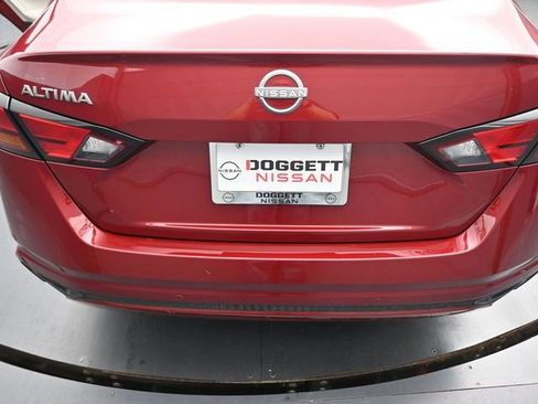 Used 2025 Nissan Altima 2.5 SV image 10