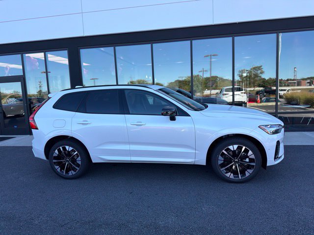New 2027 Volvo XC60 B5 Plus AWD/4WD image 2
