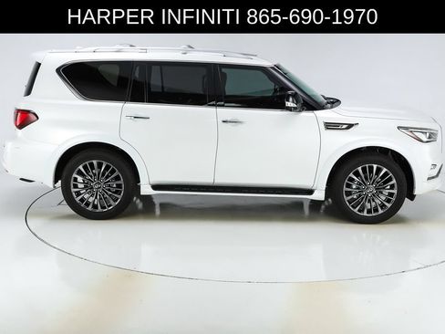 Used 2024 INFINITI QX80 Sensory AWD/4WD image 11