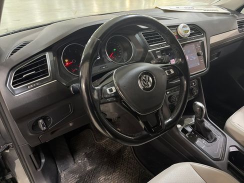 Used 2018 Volkswagen Tiguan SE image 9