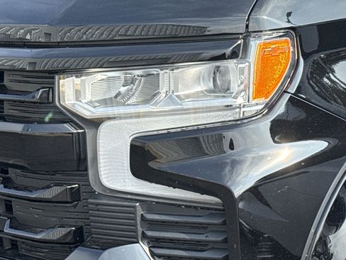 Used 2025 Chevrolet Silverado 1500 RST w/ Convenience Package II RWD image 6