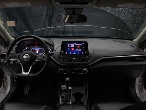 Used 2020 Nissan Altima 2.5 SR w/ Premium Package image 21