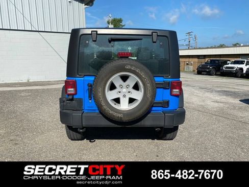 Used 2012 Jeep Wrangler Sport AWD/4WD image 6