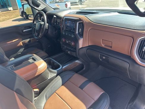 Used 2022 Chevrolet Silverado 3500 High Country w/ Technology Package AWD/4WD image 26