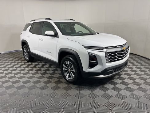 Certified 2025 Chevrolet Equinox LT w/ Convenience Package II image 14