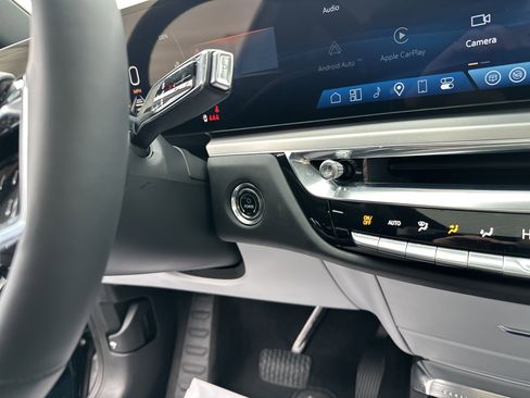 Used 2024 Cadillac Lyriq Sport image 30