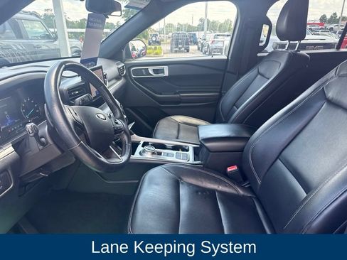 Used 2020 Ford Explorer XLT w/ Equipment Group 202A RWD image 9
