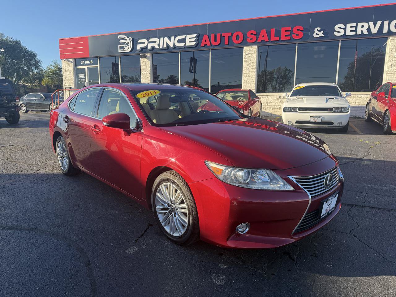 Used 2014 Lexus ES 350 w/ Luxury Package FWD image 1