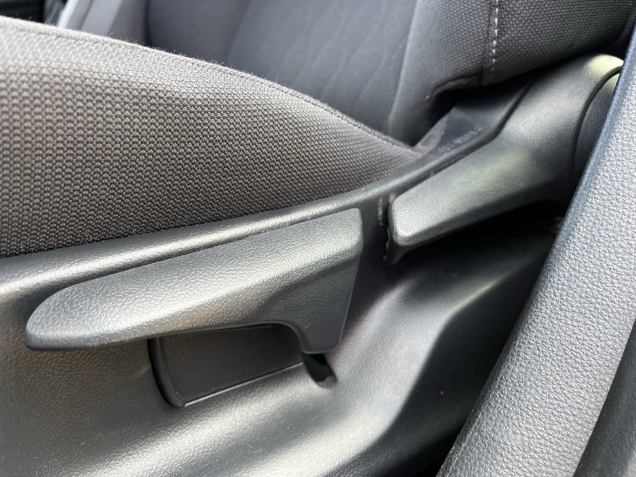 Used 2025 Toyota Corolla LE FWD image 21