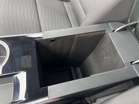 Used 2026 Chevrolet Equinox LT FWD image 23