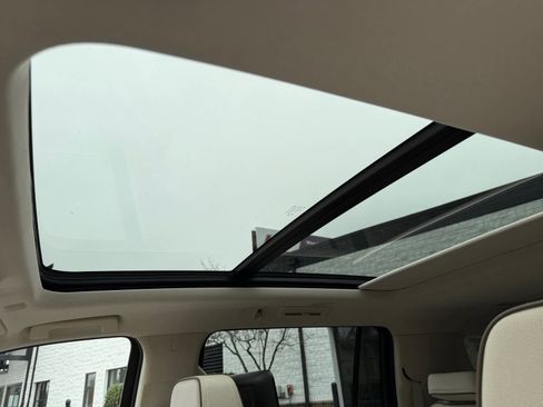 Used 2024 GMC Yukon XL Denali image 28