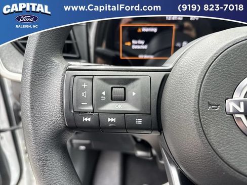 Used 2025 Nissan Kicks SV w/ SV Premium Package FWD image 23