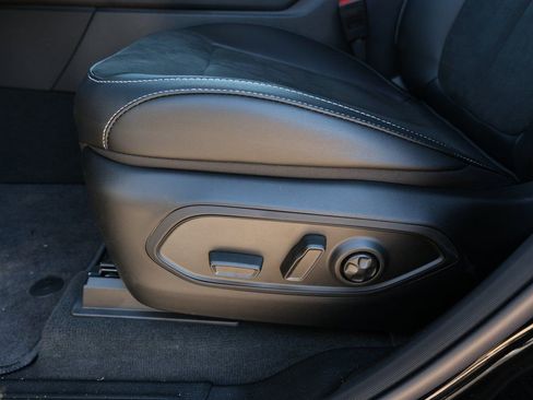 New 2025 Jeep Grand Cherokee Altitude image 27