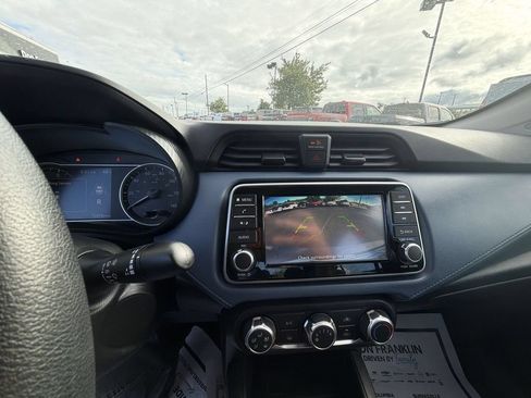 Used 2024 Nissan Versa SV FWD image 17