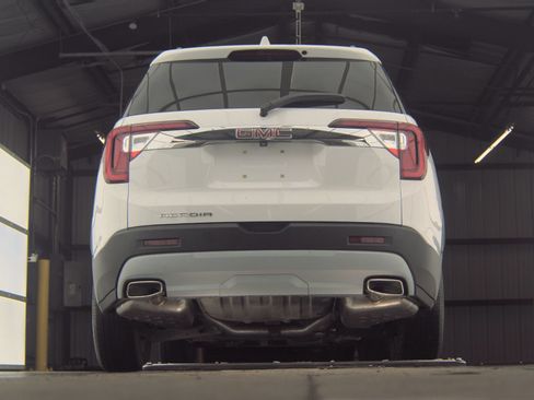 Used 2023 GMC Acadia SLE w/ Driver Convenience Package image 11
