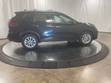 Used 2017 Nissan Rogue SV image 2