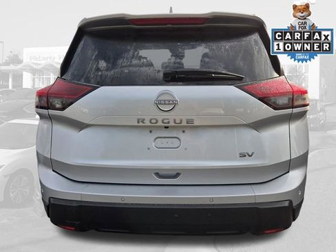 Used 2024 Nissan Rogue SV image 4