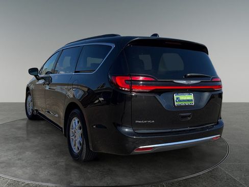 Used 2022 Chrysler Pacifica Touring-L FWD image 7