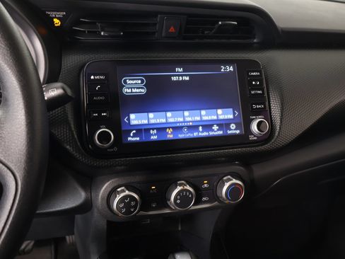 Used 2024 Nissan Kicks SV w/ Interior Electronics Package FWD image 5