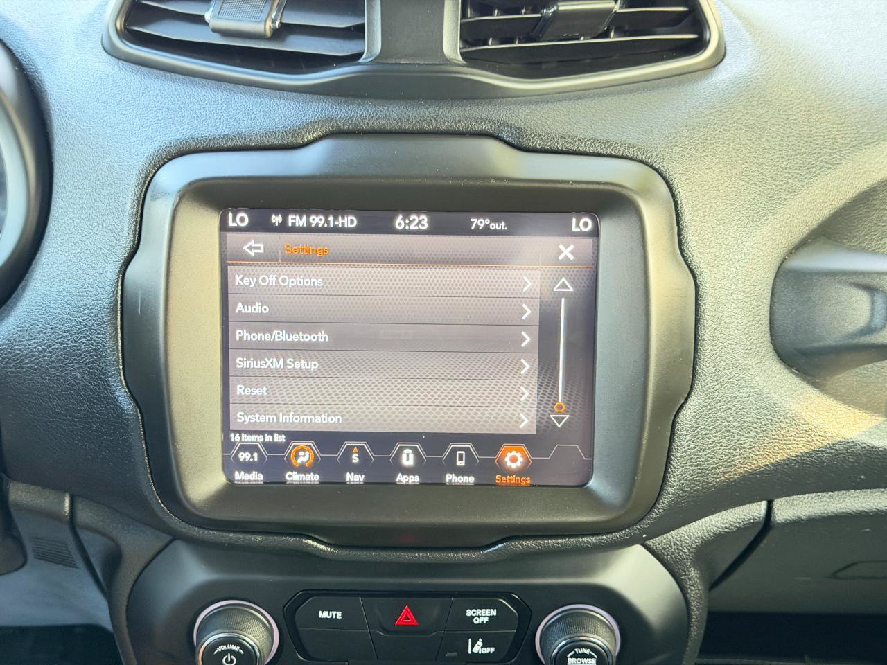 Used 2021 Jeep Renegade Latitude AWD/4WD image 61