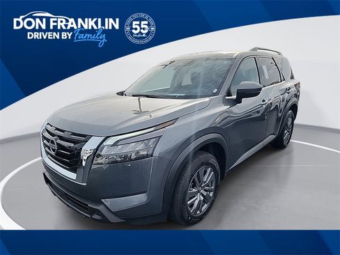 Used 2025 Nissan Pathfinder SV image 1